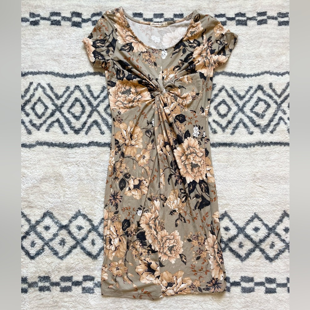 Heart & Hips Fitted Floral Dress